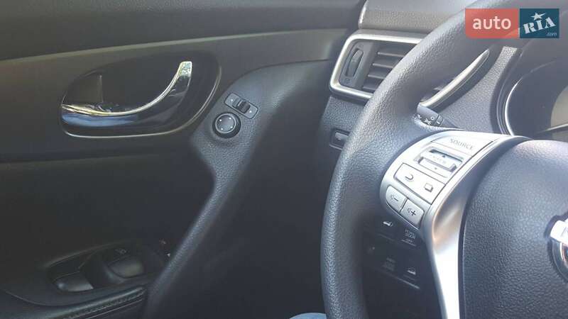Позашляховик / Кросовер Nissan Rogue 2014 в Бучачі