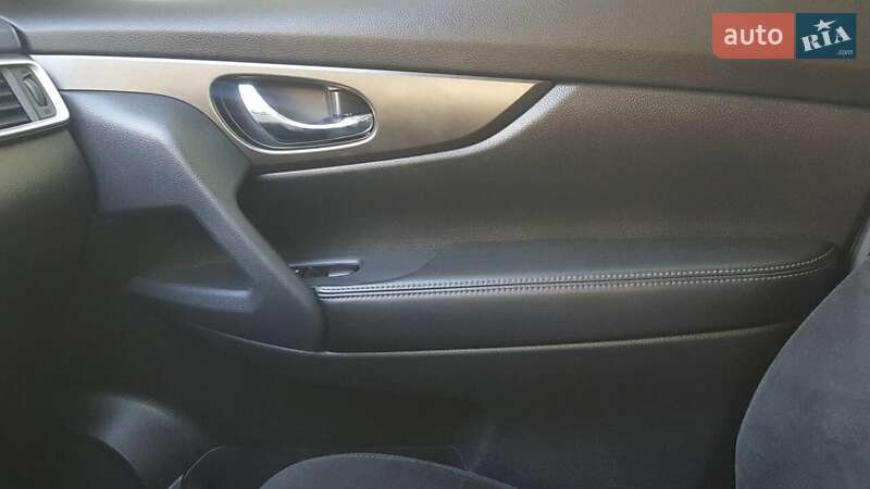 Позашляховик / Кросовер Nissan Rogue 2014 в Бучачі