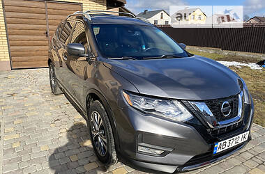 Внедорожник / Кроссовер Nissan Rogue 2017 в 