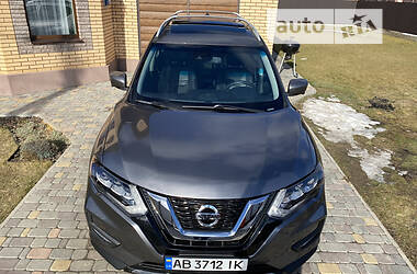 Внедорожник / Кроссовер Nissan Rogue 2017 в 