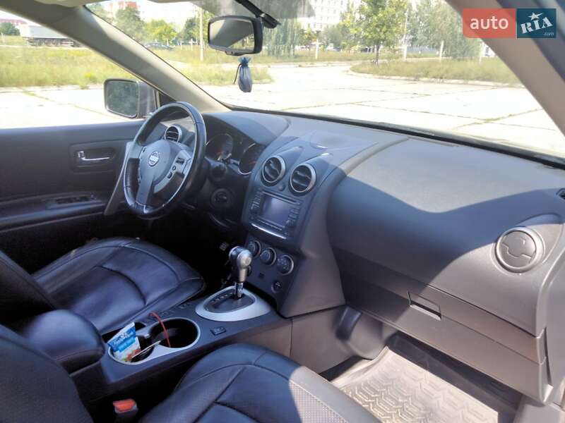 Внедорожник / Кроссовер Nissan Rogue 2012 в Нетешине