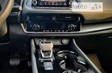 Внедорожник / Кроссовер Nissan Rogue 2020 в 