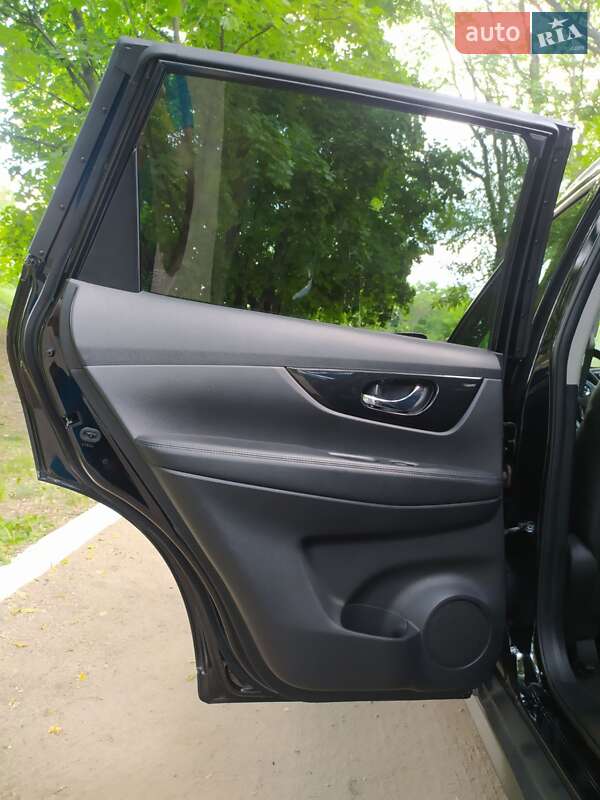 Внедорожник / Кроссовер Nissan Rogue 2018 в Кропивницком