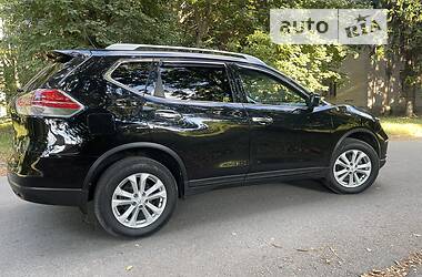 Внедорожник / Кроссовер Nissan Rogue 2016 в 
