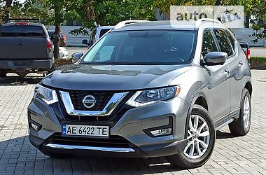 Позашляховик / Кросовер Nissan Rogue 2017 в 