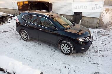 Внедорожник / Кроссовер Nissan Rogue 2016 в Золотоноше