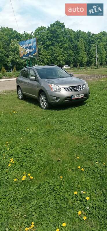 Внедорожник / Кроссовер Nissan Rogue 2012 в Ровно