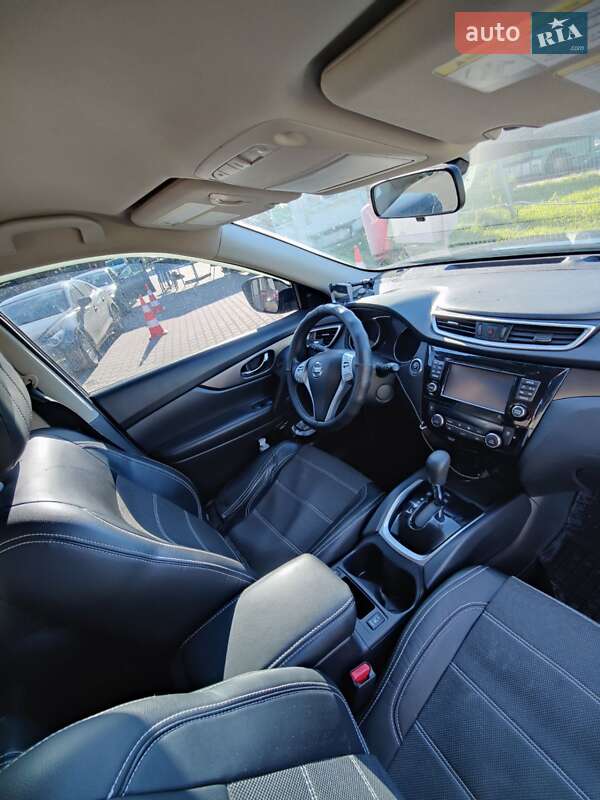 Внедорожник / Кроссовер Nissan Rogue 2016 в Киеве