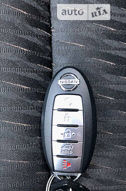 Внедорожник / Кроссовер Nissan Rogue 2018 в 