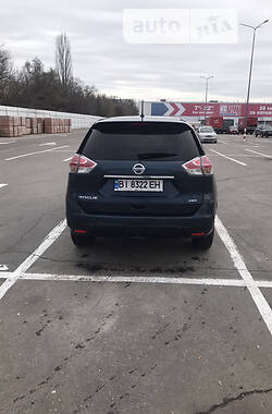 Внедорожник / Кроссовер Nissan Rogue 2016 в 