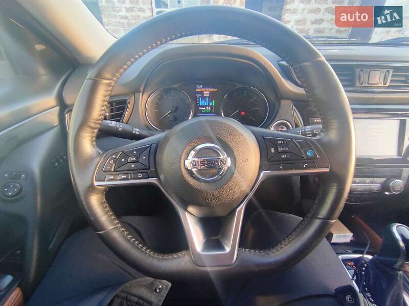 Внедорожник / Кроссовер Nissan Rogue 2019 в Первомайске