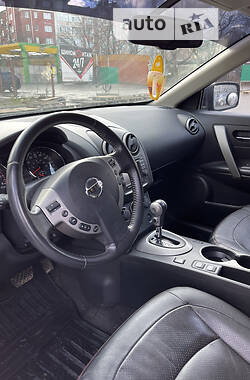 Позашляховик / Кросовер Nissan Rogue 2013 в Чернівцях