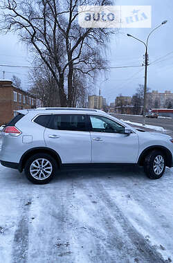 Позашляховик / Кросовер Nissan Rogue 2016 в Сумах