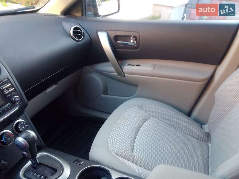Позашляховик / Кросовер Nissan Rogue 2013 в Рівному