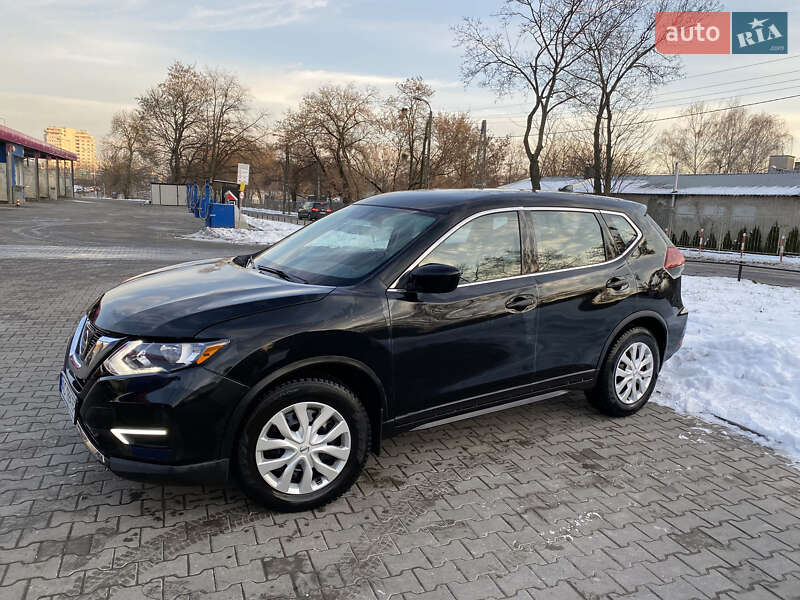Внедорожник / Кроссовер Nissan Rogue 2017 в Луцке
