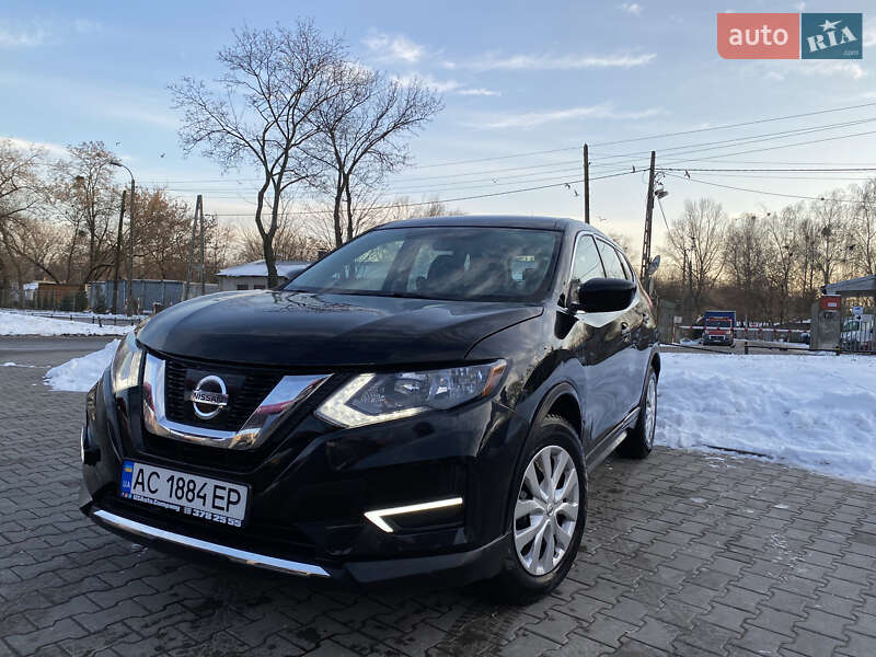 Внедорожник / Кроссовер Nissan Rogue 2017 в Луцке