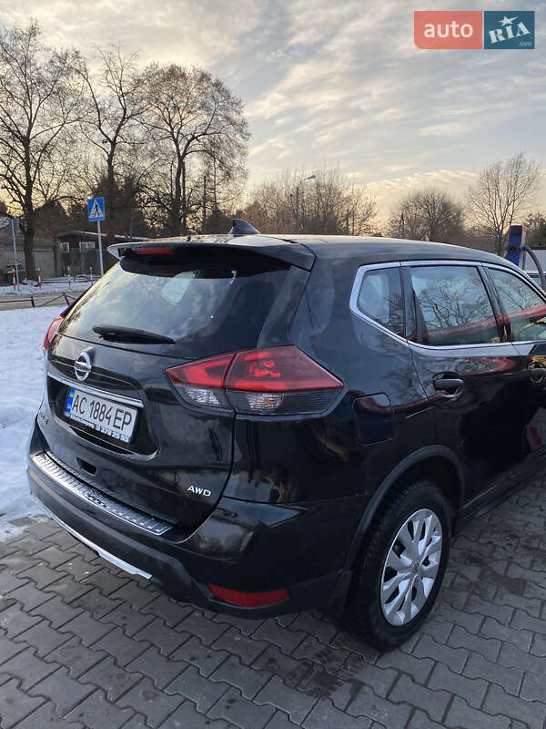 Внедорожник / Кроссовер Nissan Rogue 2017 в Луцке