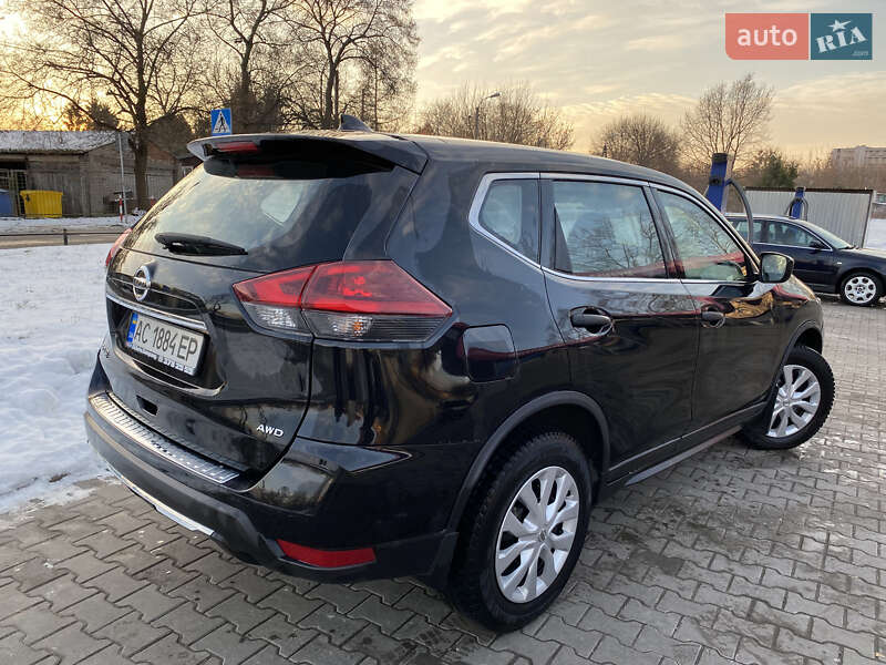 Внедорожник / Кроссовер Nissan Rogue 2017 в Луцке