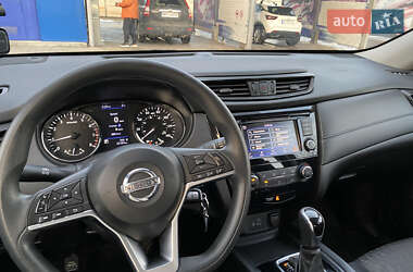 Внедорожник / Кроссовер Nissan Rogue 2017 в 