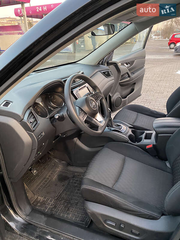 Внедорожник / Кроссовер Nissan Rogue 2017 в Луцке