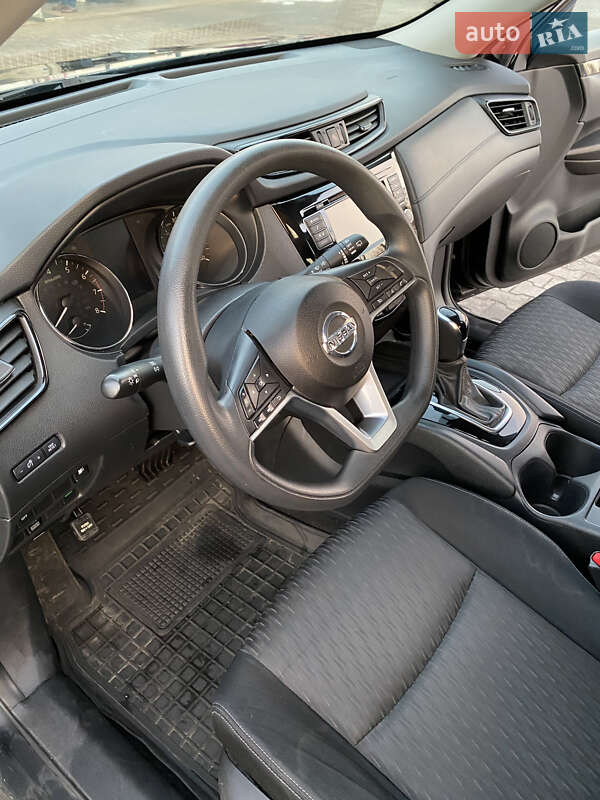 Внедорожник / Кроссовер Nissan Rogue 2017 в Луцке