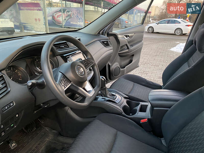 Внедорожник / Кроссовер Nissan Rogue 2017 в Луцке