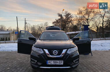 Внедорожник / Кроссовер Nissan Rogue 2017 в 