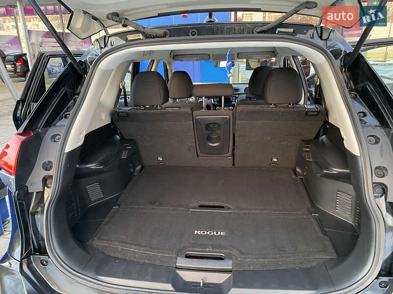 Внедорожник / Кроссовер Nissan Rogue 2017 в Луцке