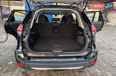 Внедорожник / Кроссовер Nissan Rogue 2017 в 