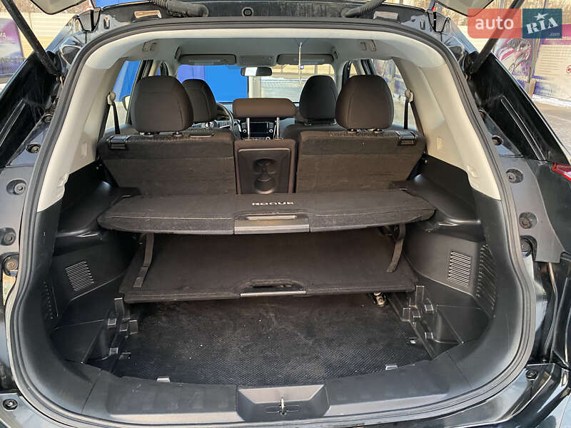 Внедорожник / Кроссовер Nissan Rogue 2017 в Луцке