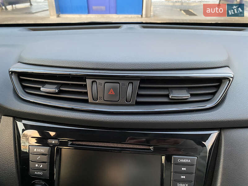 Внедорожник / Кроссовер Nissan Rogue 2017 в Луцке