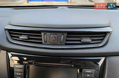 Внедорожник / Кроссовер Nissan Rogue 2017 в 