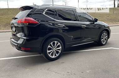Внедорожник / Кроссовер Nissan Rogue 2017 в Киеве
