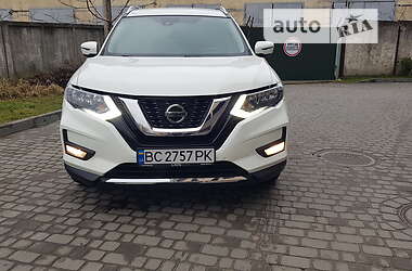 Внедорожник / Кроссовер Nissan Rogue 2018 в Городке