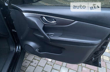 Внедорожник / Кроссовер Nissan Rogue 2015 в 