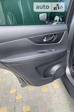 Внедорожник / Кроссовер Nissan Rogue 2019 в 