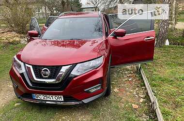 Позашляховик / Кросовер Nissan Rogue 2017 в Бориславі