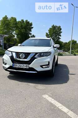 Внедорожник / Кроссовер Nissan Rogue 2017 в Кропивницком