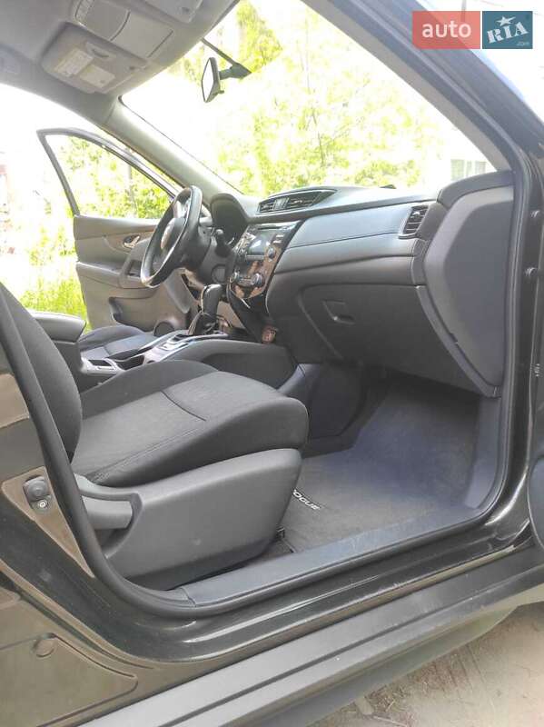 Внедорожник / Кроссовер Nissan Rogue 2017 в Виннице