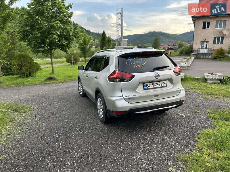 Внедорожник / Кроссовер Nissan Rogue 2016 в Сколе