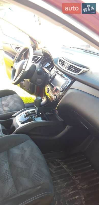 Внедорожник / Кроссовер Nissan Rogue 2015 в Яготине