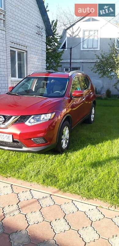 Внедорожник / Кроссовер Nissan Rogue 2015 в Яготине