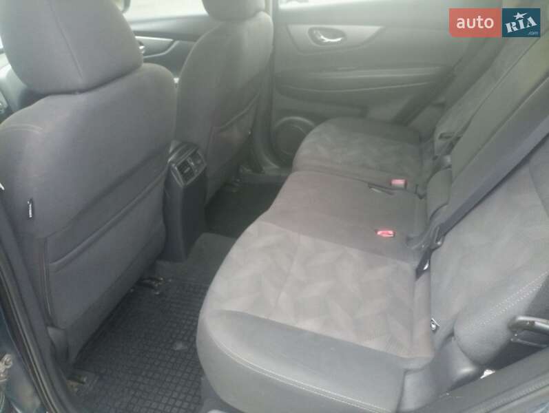 Внедорожник / Кроссовер Nissan Rogue 2015 в Харькове
