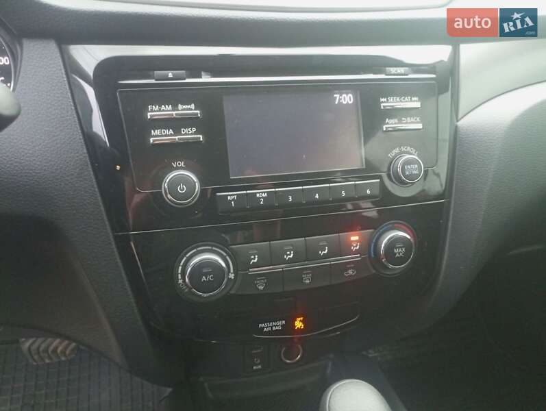 Внедорожник / Кроссовер Nissan Rogue 2015 в Харькове