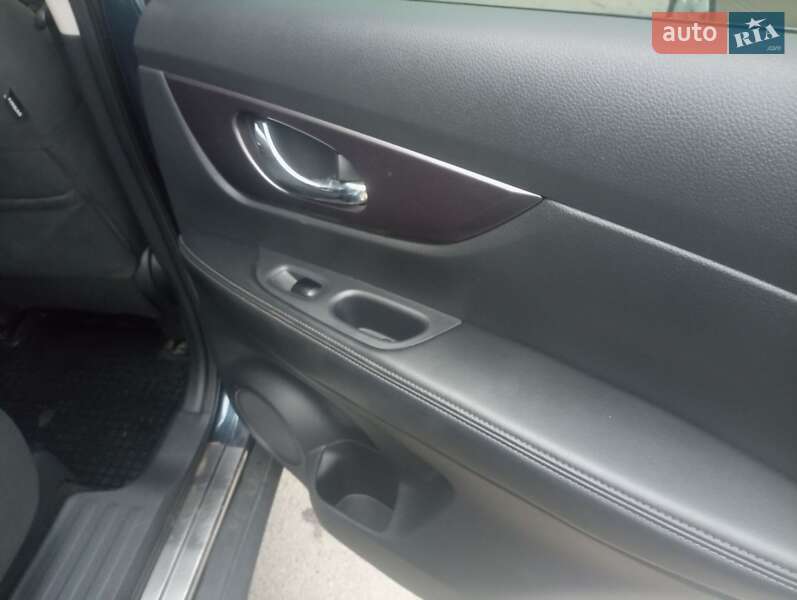 Внедорожник / Кроссовер Nissan Rogue 2015 в Харькове