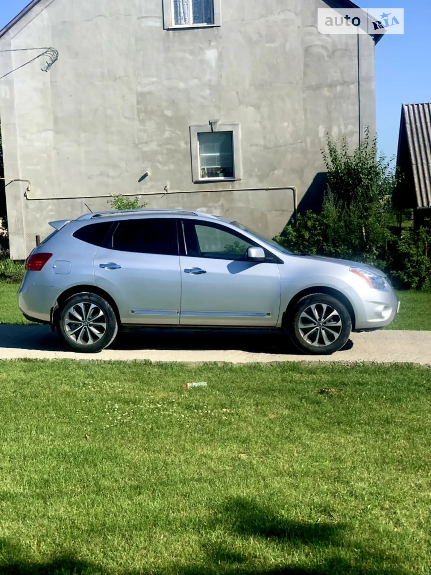 2011 Nissan Rogue - мініатюра 2