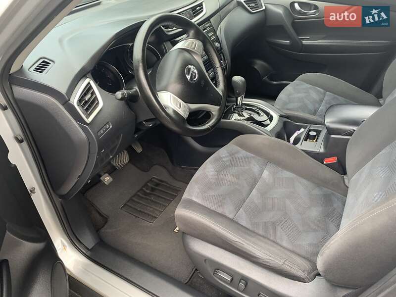 Позашляховик / Кросовер Nissan Rogue 2015 в Житомирі