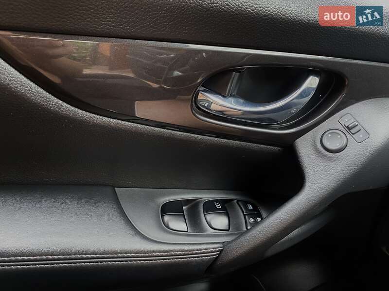 Позашляховик / Кросовер Nissan Rogue 2018 в Львові