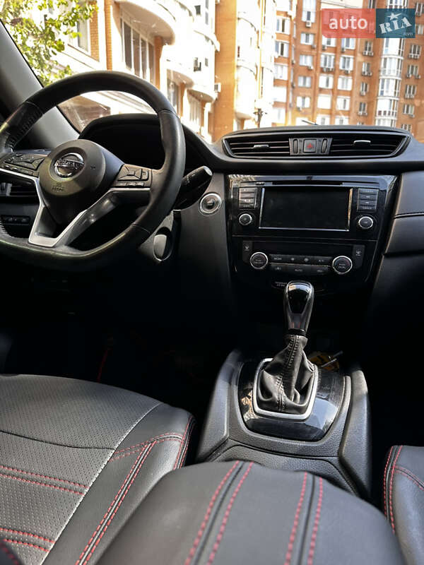 Внедорожник / Кроссовер Nissan Rogue 2018 в Киеве