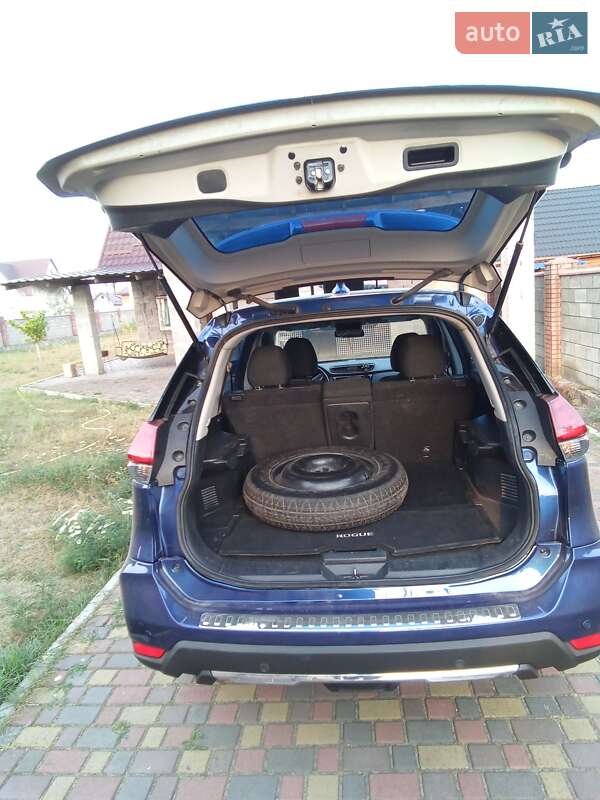 Внедорожник / Кроссовер Nissan Rogue 2016 в Сарнах